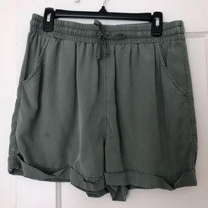 Mid-rise tie-front utility shorts, size M